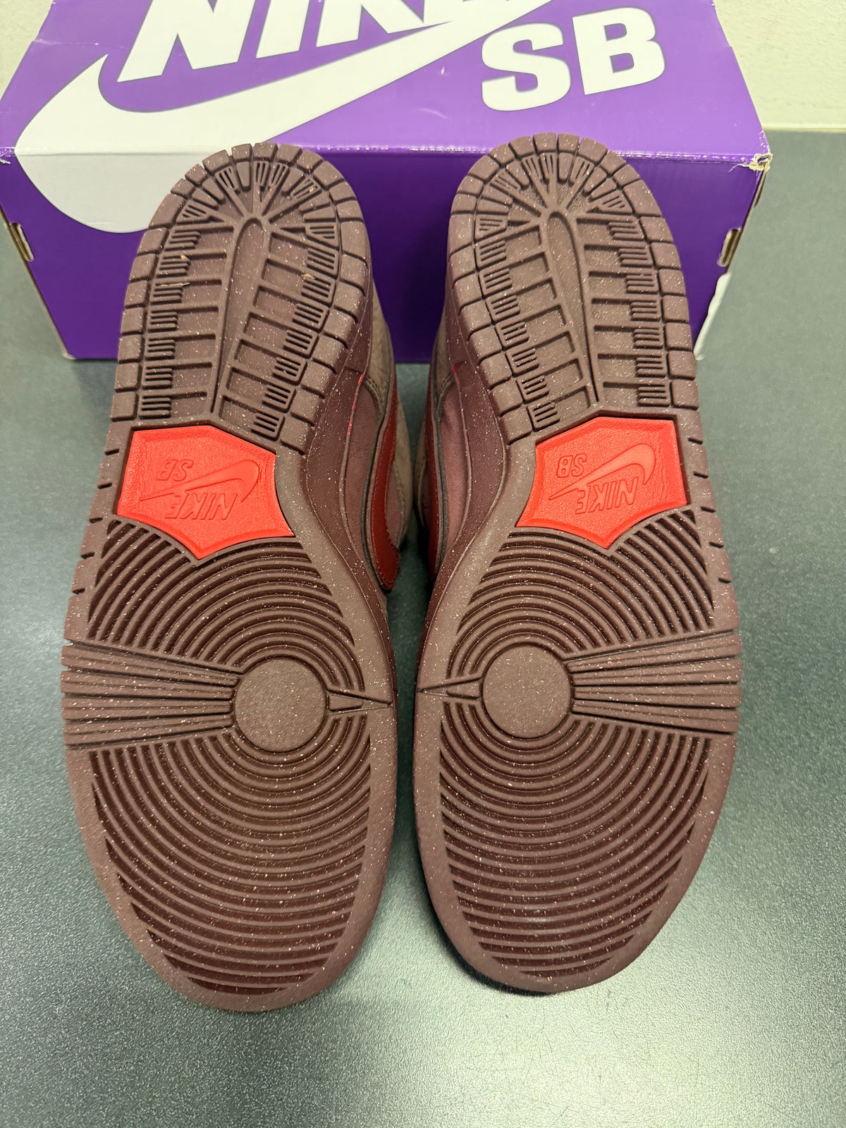 SB Dunk low City of love Burgandy