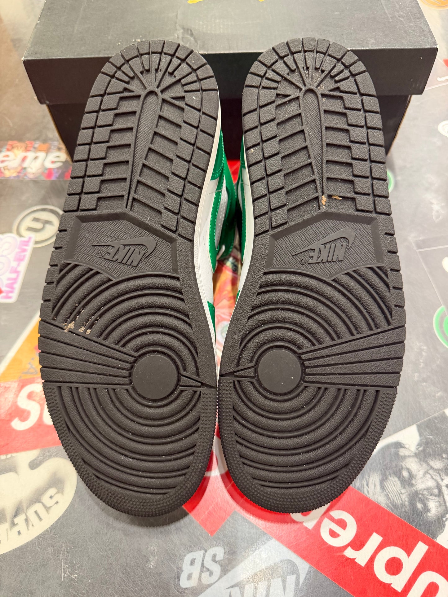 Jordan 1 Mid Lucky Green