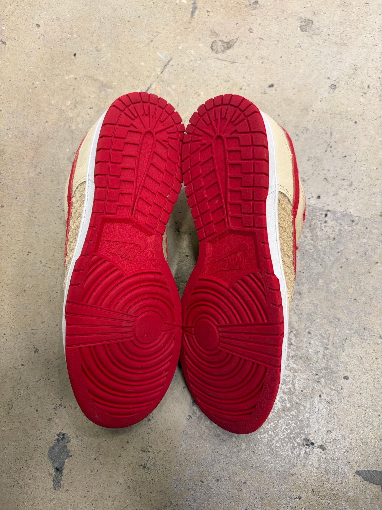 Dunk low strawberry waffle