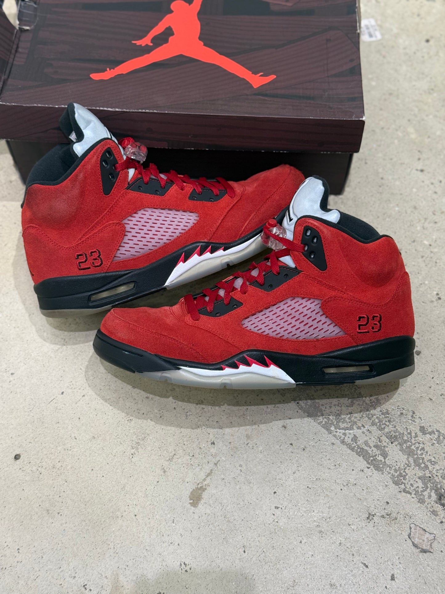 Jordan 5 Raging Bull