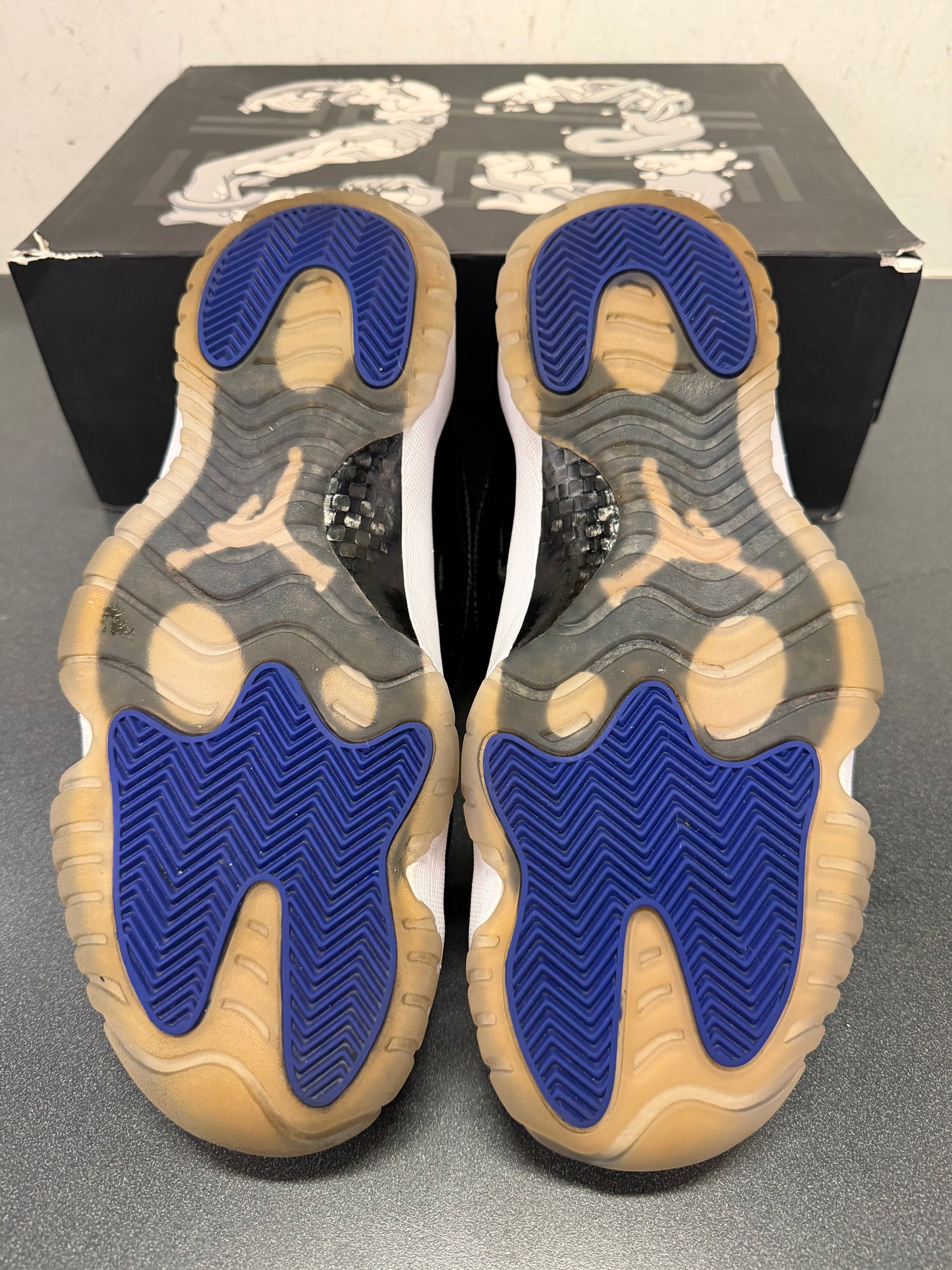 Jordan 11 Space Jam