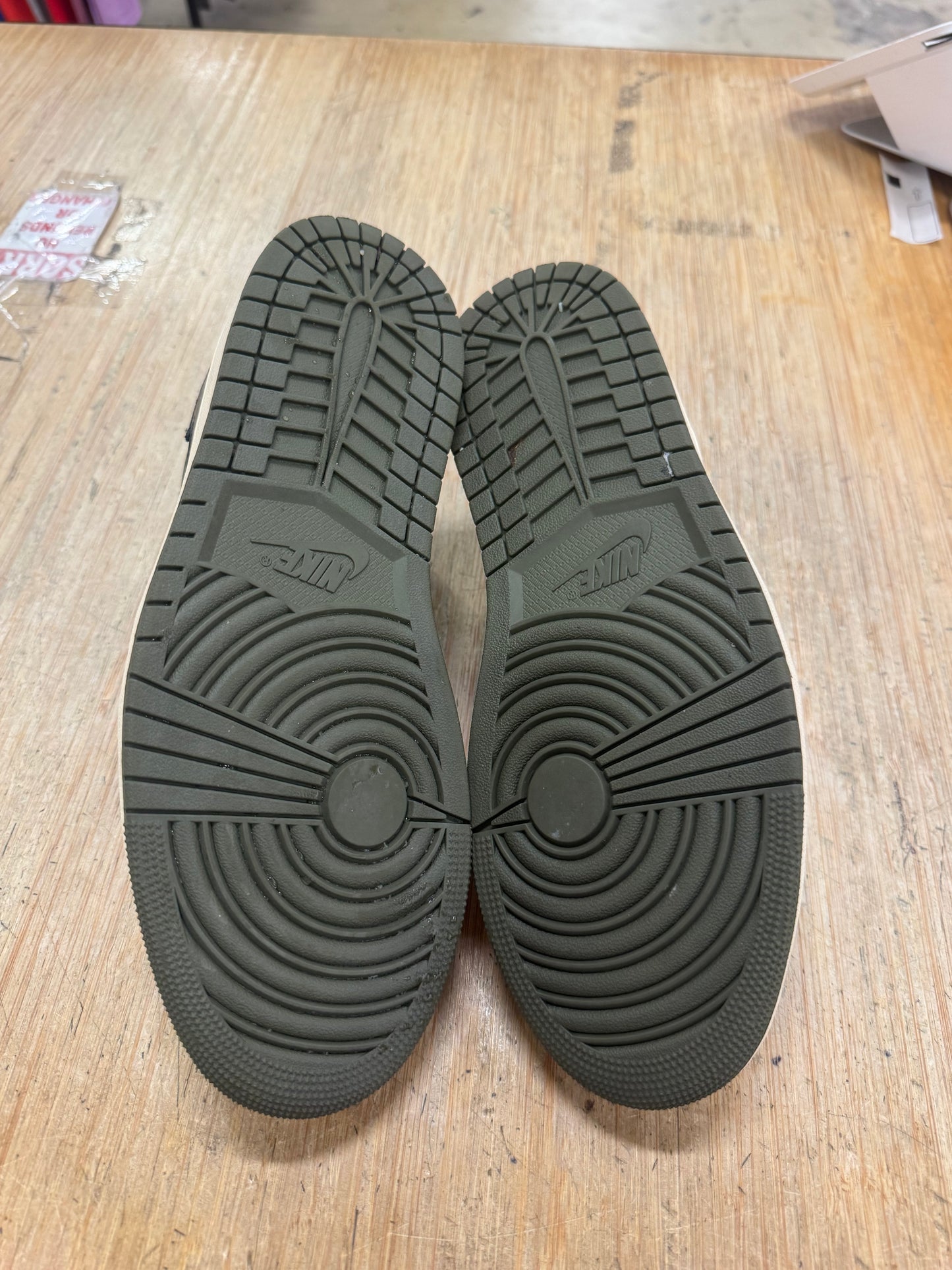 Travis Scott Jordan 1 Medium Olive