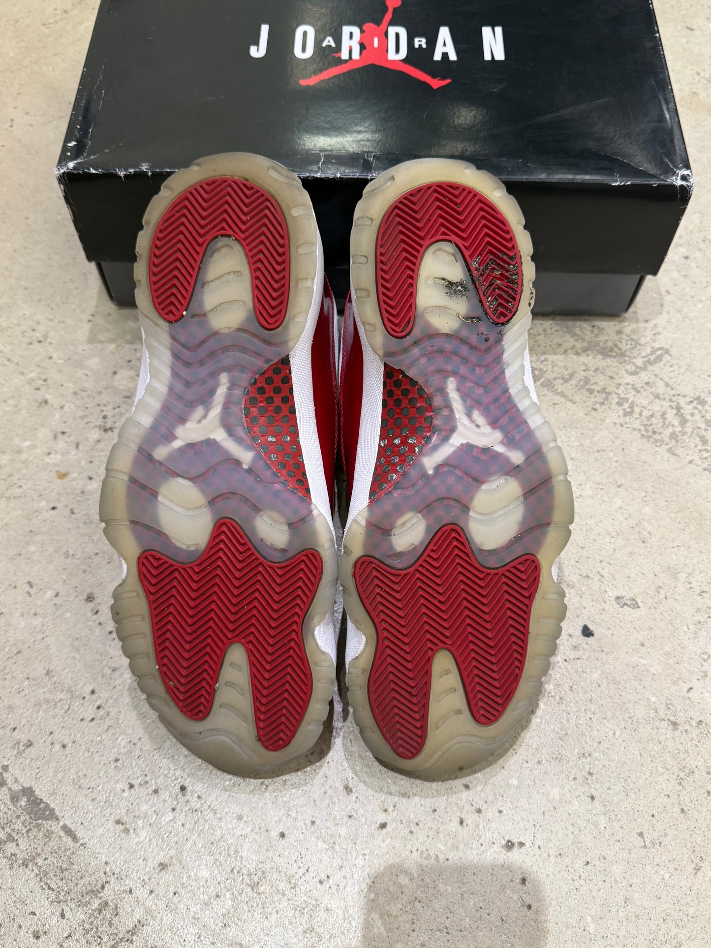 Jordan 11 Cherry