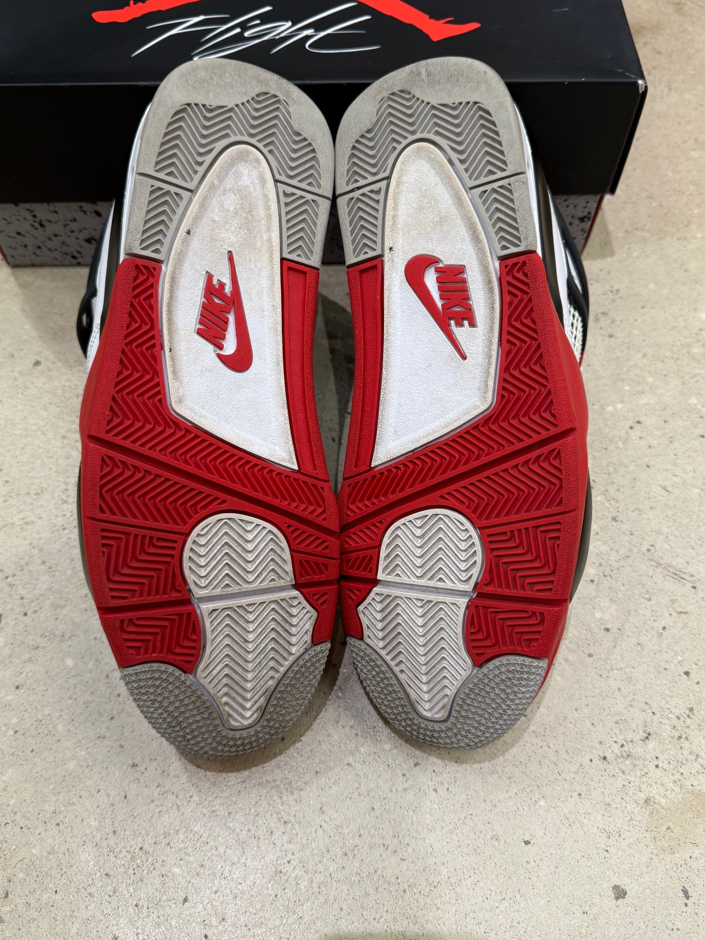Jordan 4 Fire Red