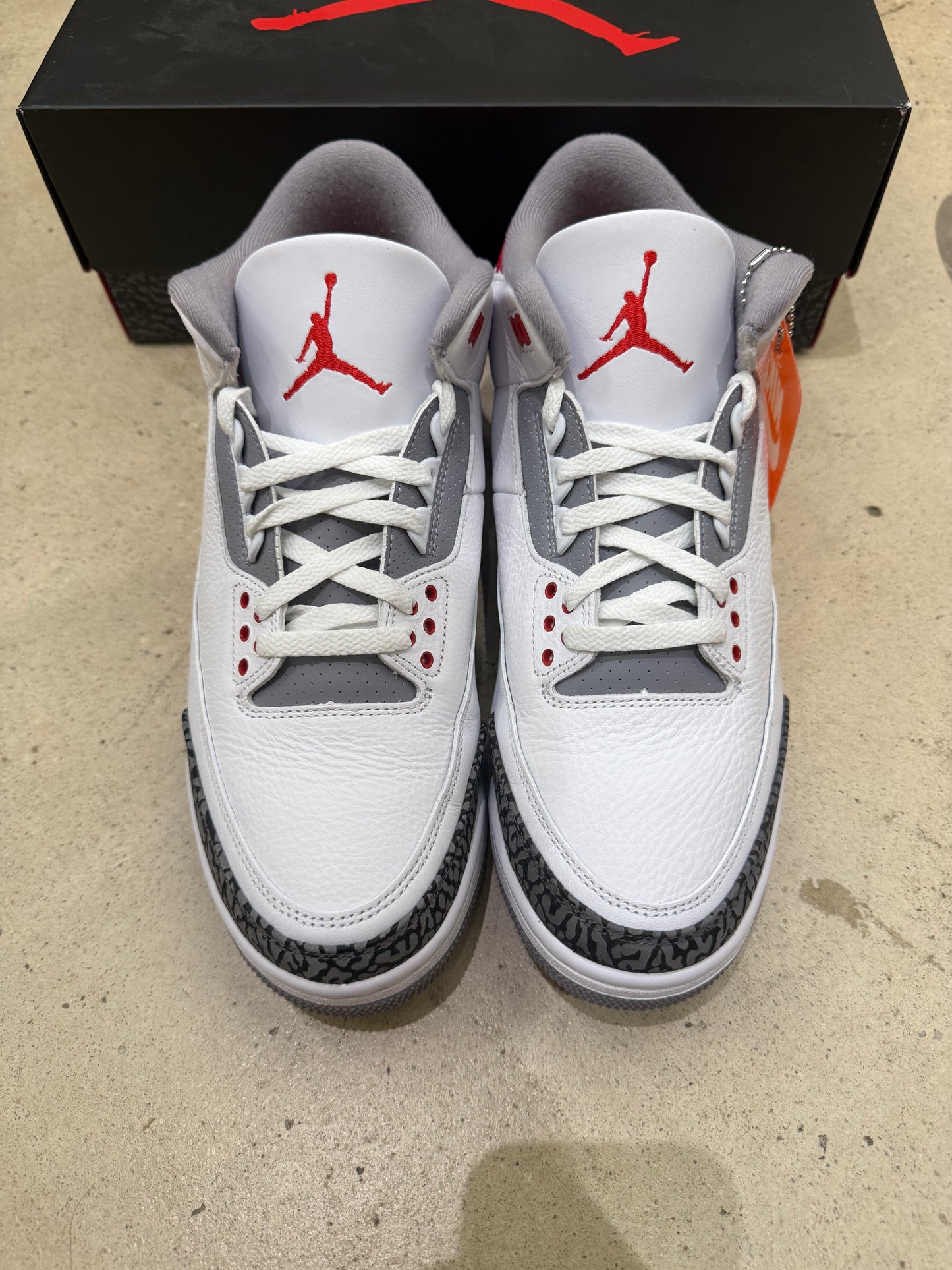 Jordan 3 Fire Red