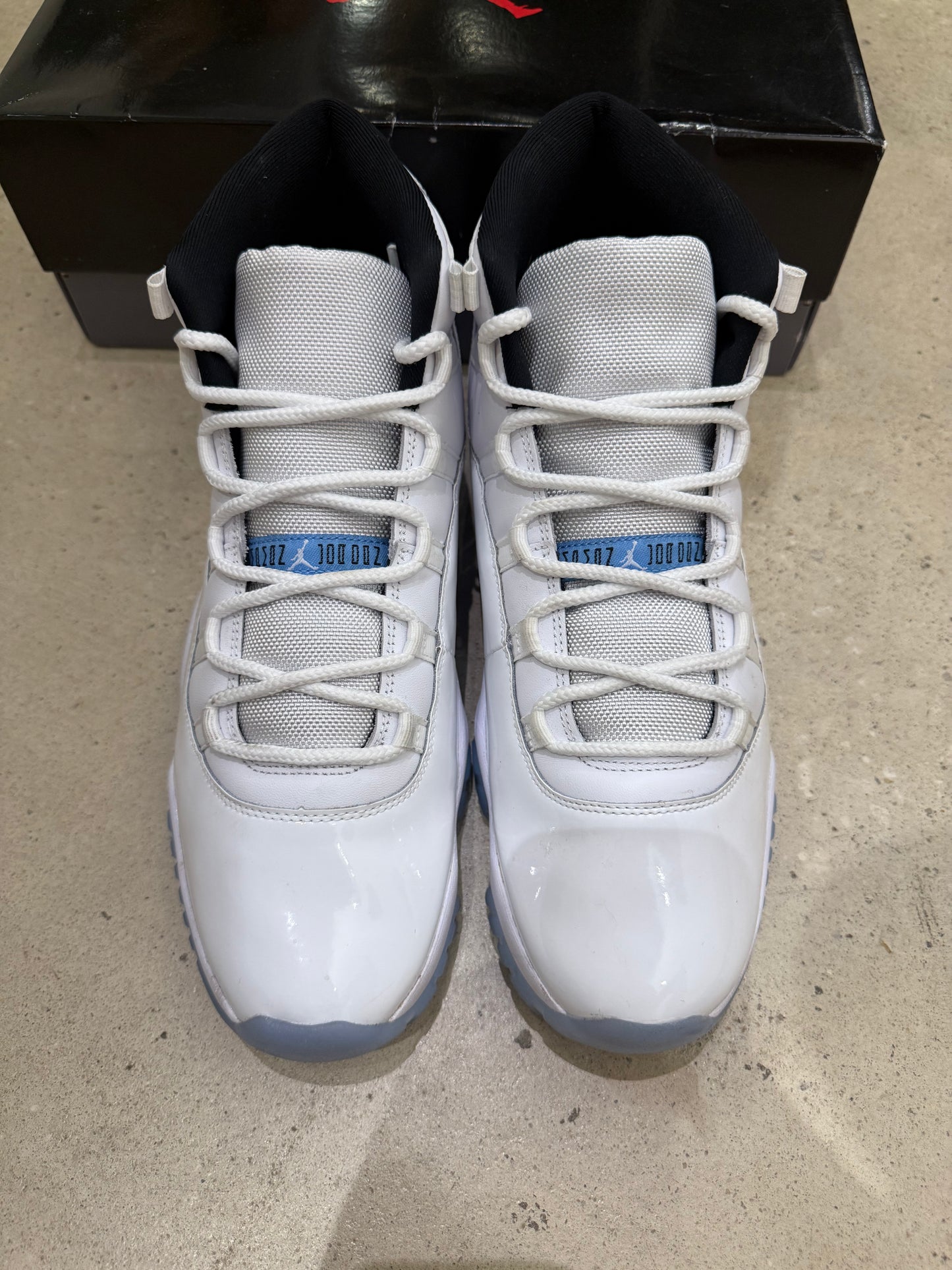 Jordan 11 Legend Blue
