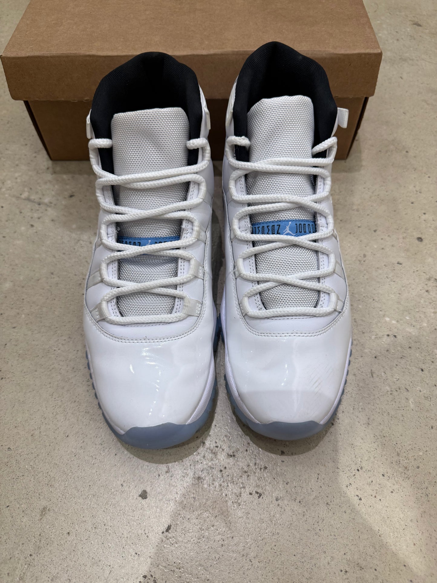 Jordan 11 Legend Blue