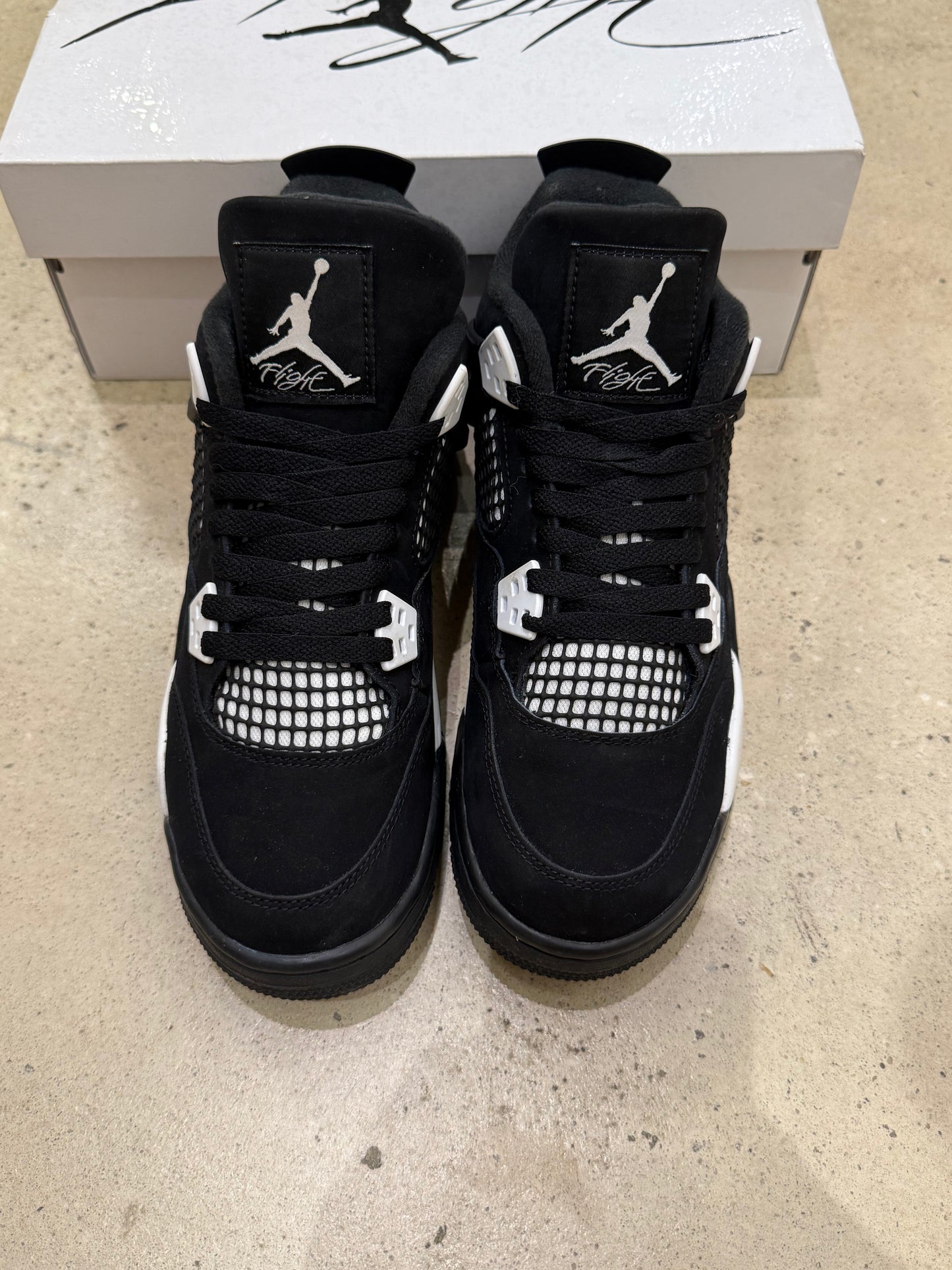 Jordan 4 White Thunder
