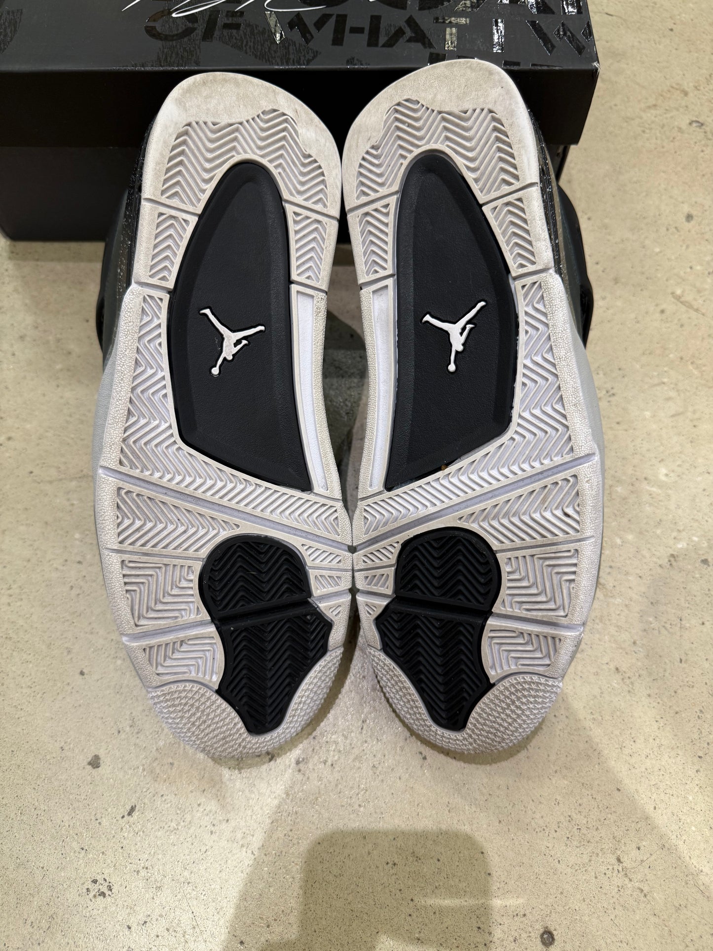 Jordan 4 Fear