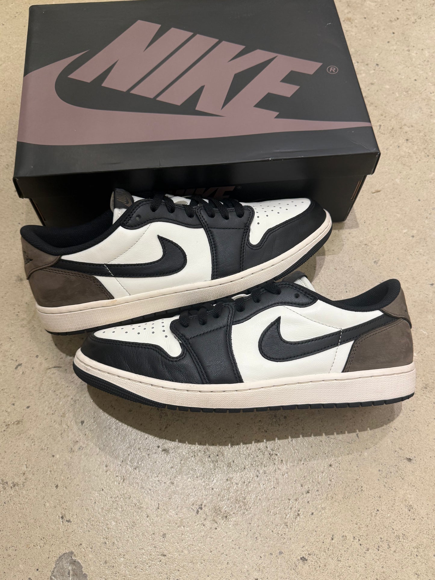 Jordan 1 Low Mocha