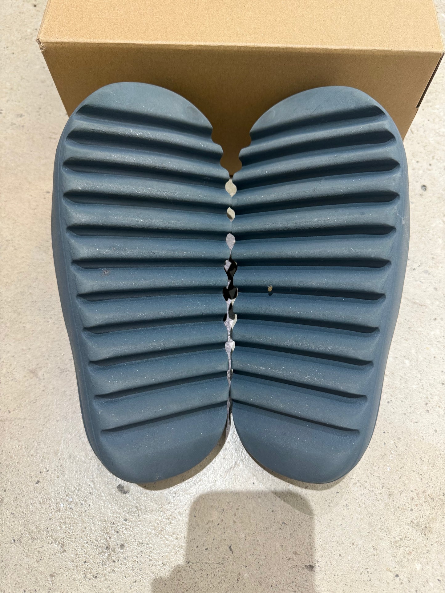 Yeezy Slide Slate Marine
