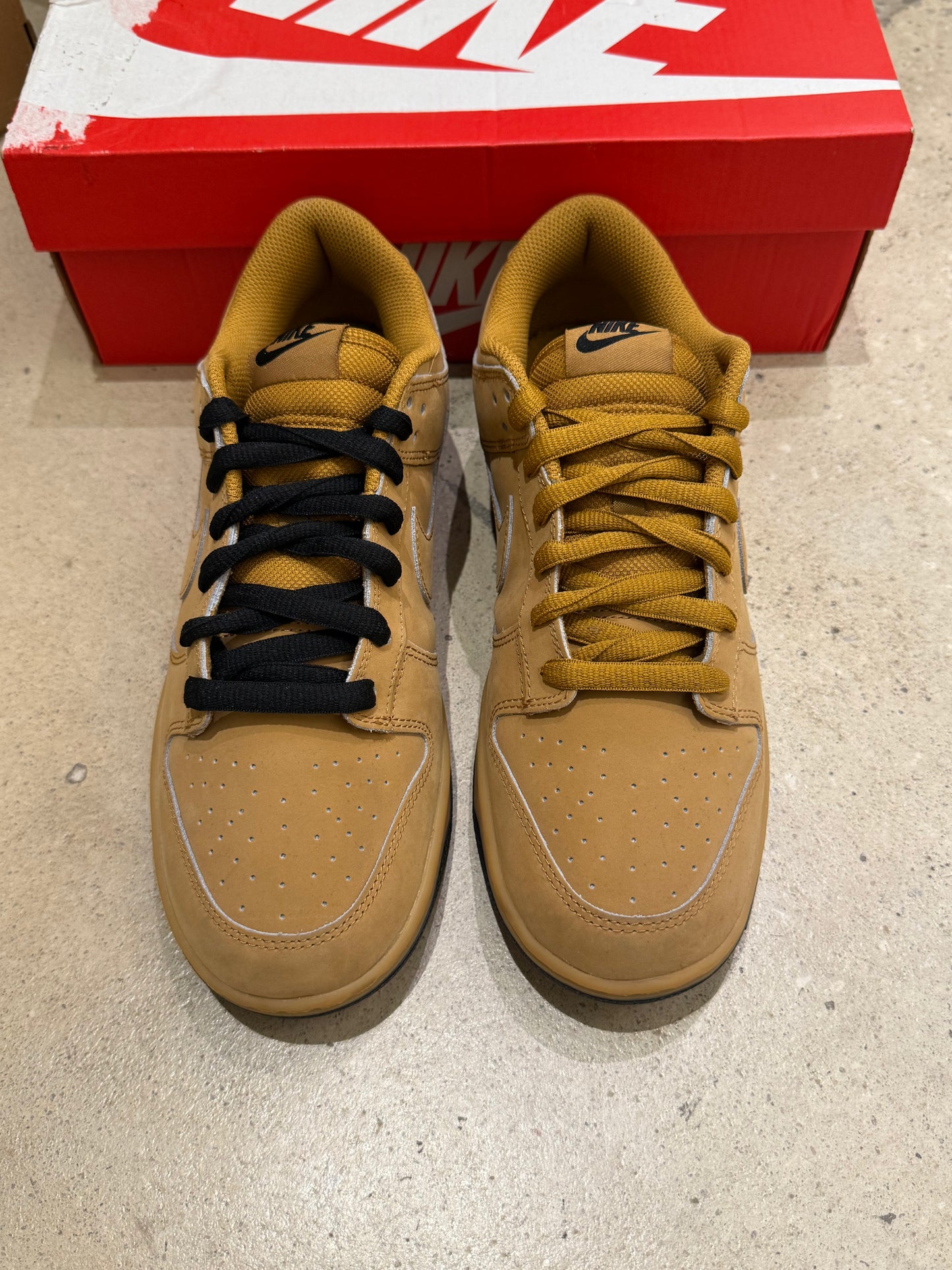 Dunk Low Wheat Gum