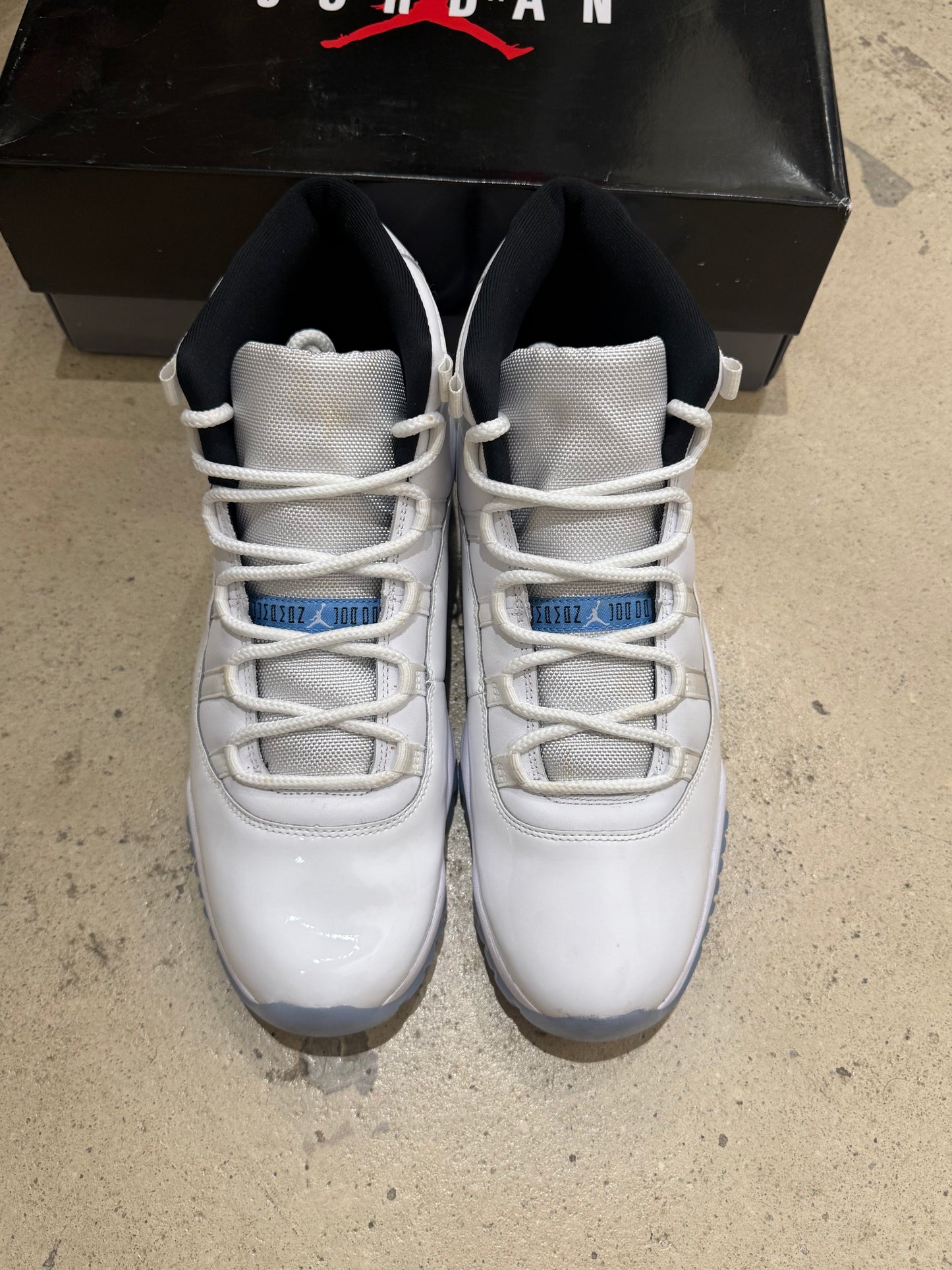 Jordan 11 Legend Blue