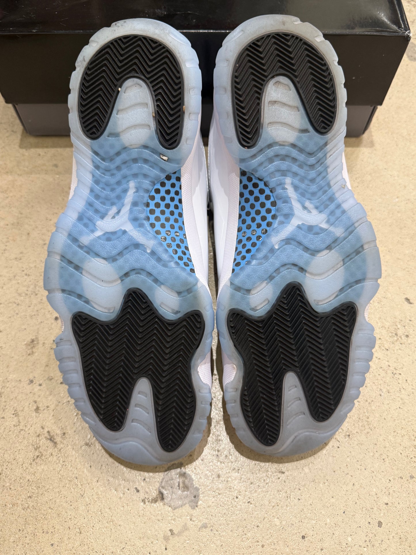 Jordan 11 Legend Blue