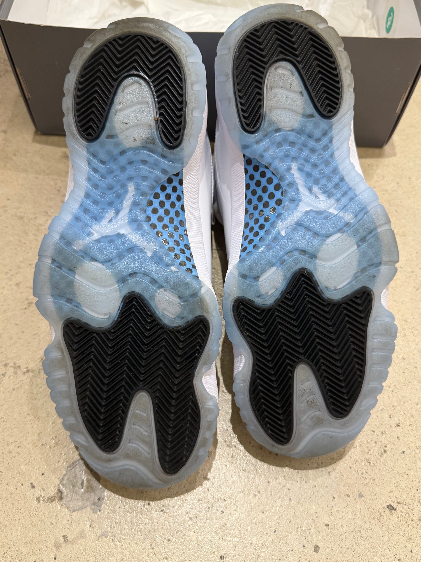 Jordan 11 Legend Blue