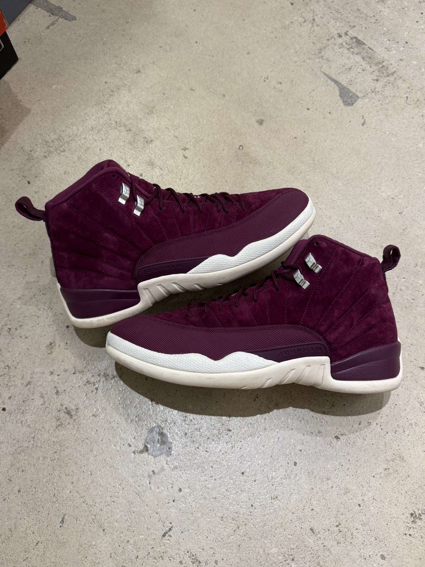 Jordan 12 Bordeaux