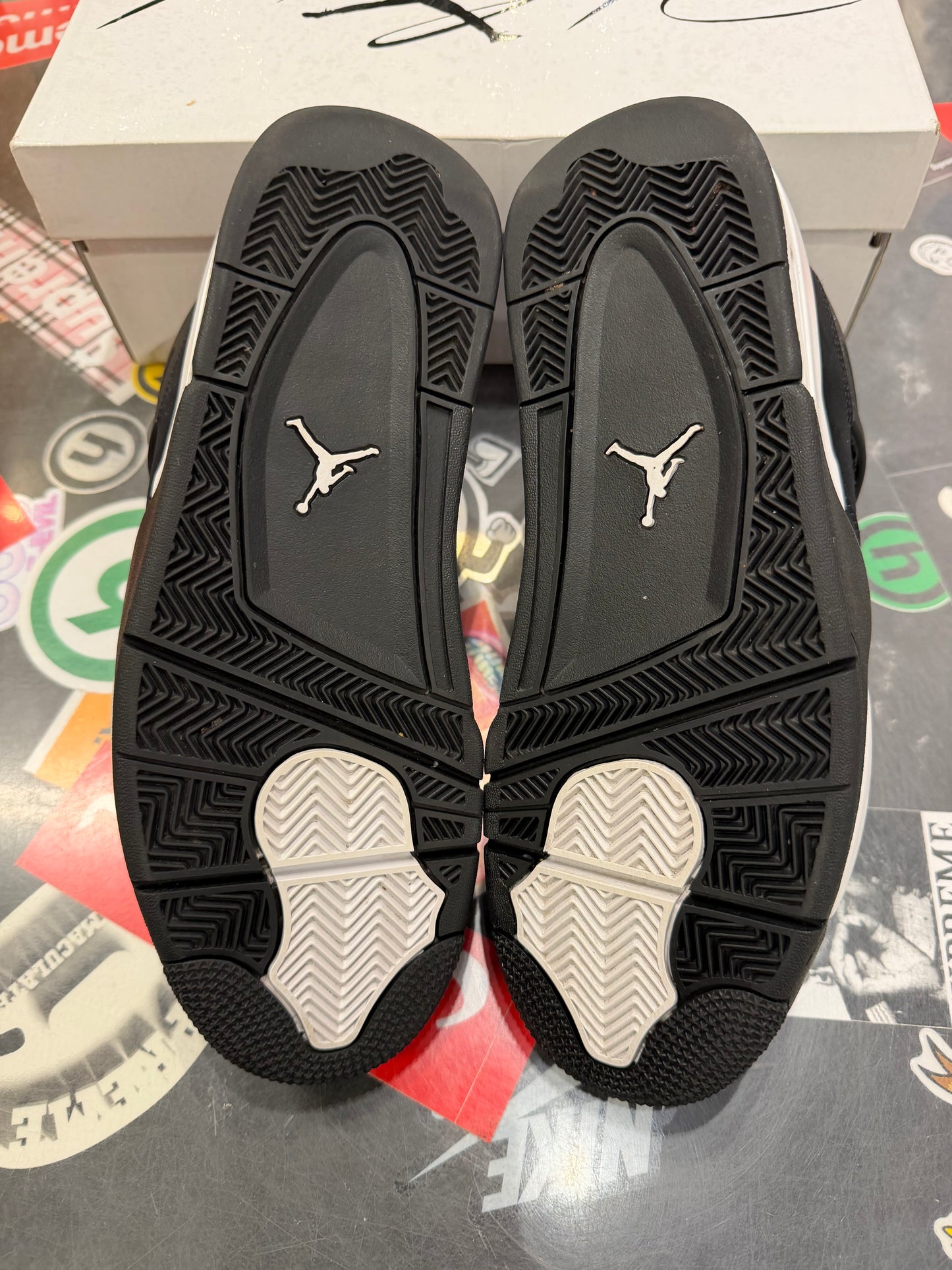 Jordan 4 White Thunder