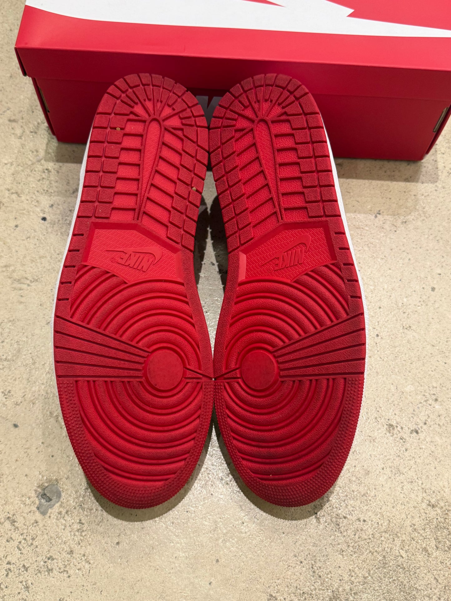 Jordan 1 Low University Red