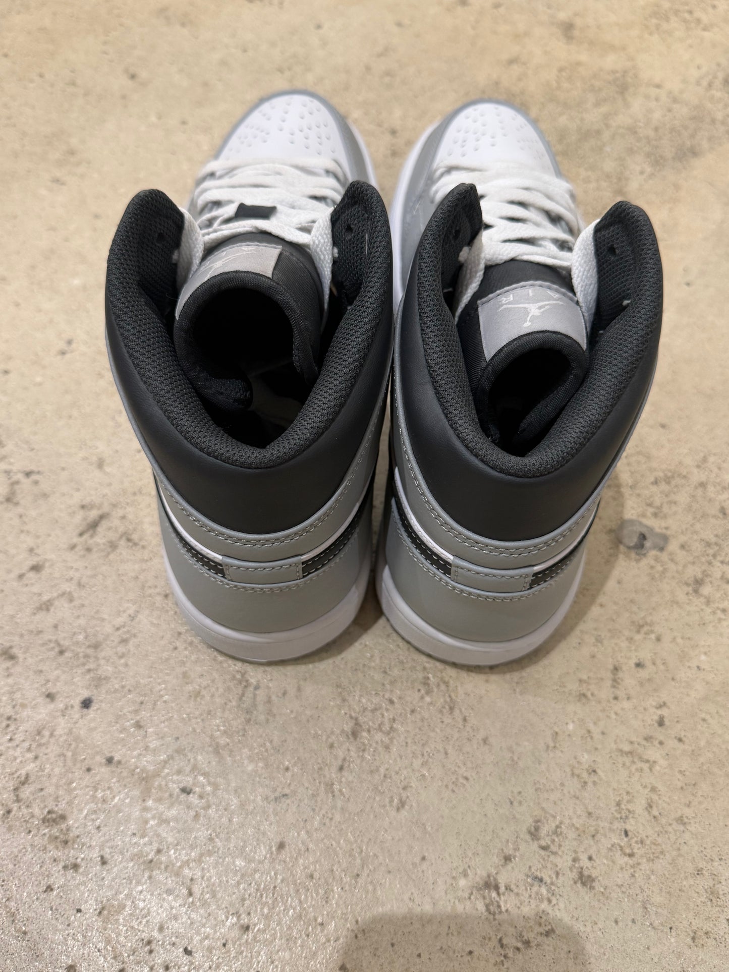 Jordan 1 Mid Anthracite