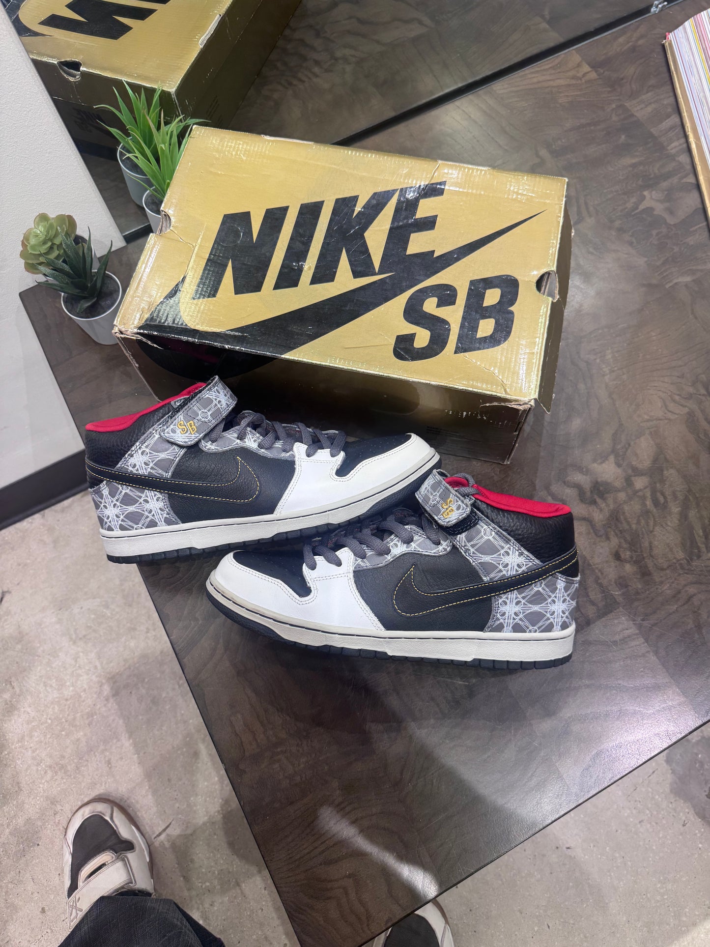 Nike SB Dunk Mid Beijing Fly