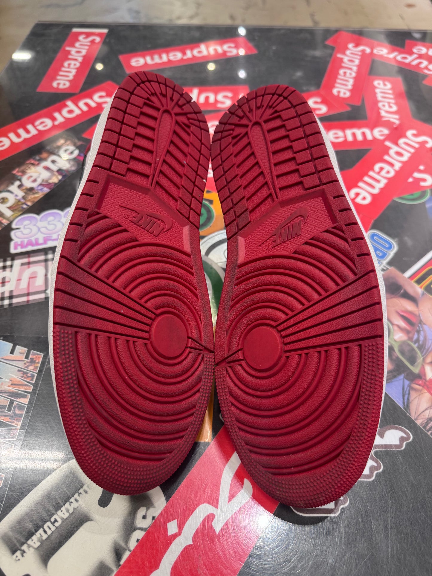 Jordan 1 low bred toe