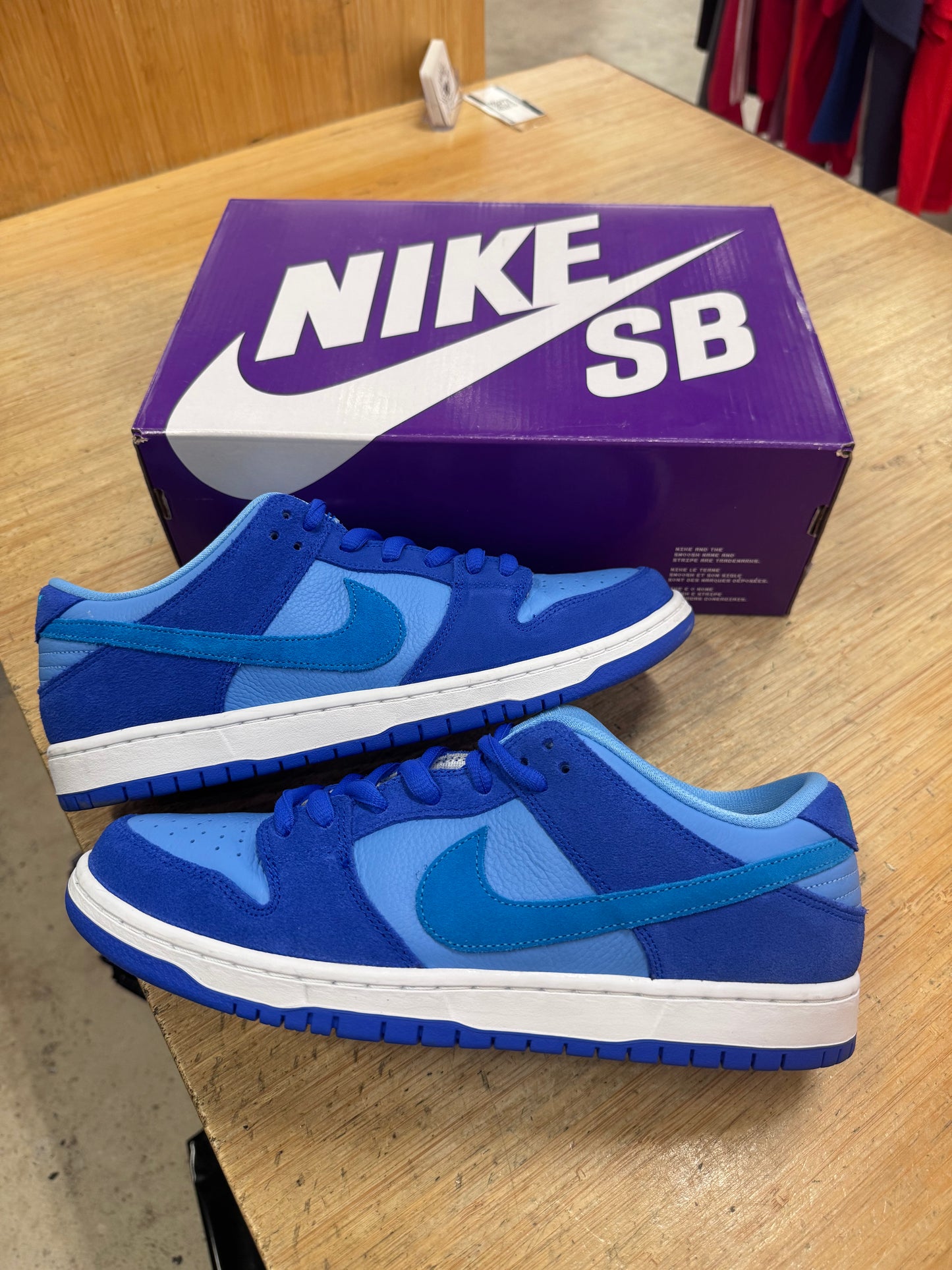 Sb dunk low blue rasberry