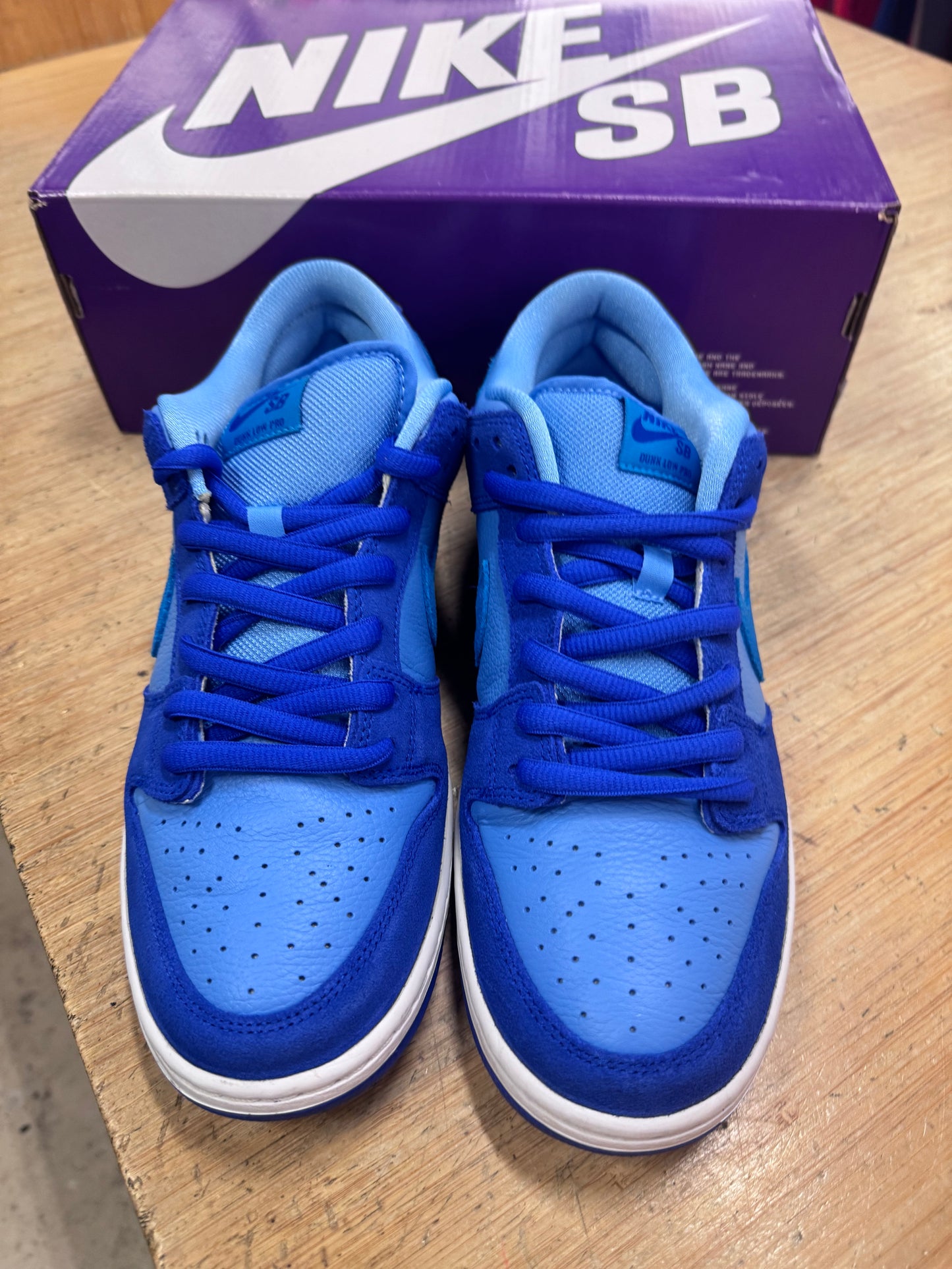 Sb dunk low blue rasberry