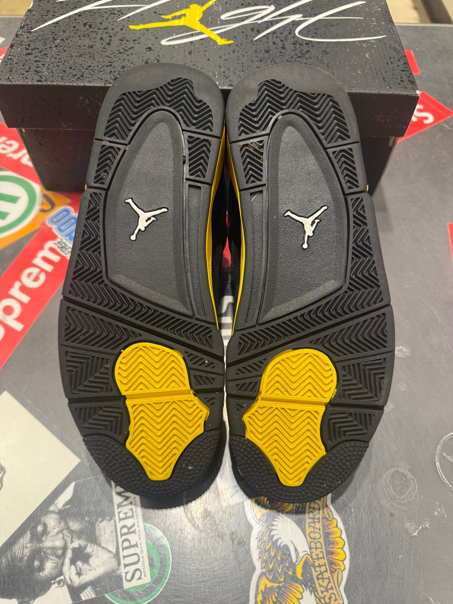 Jordan 4 Thunder