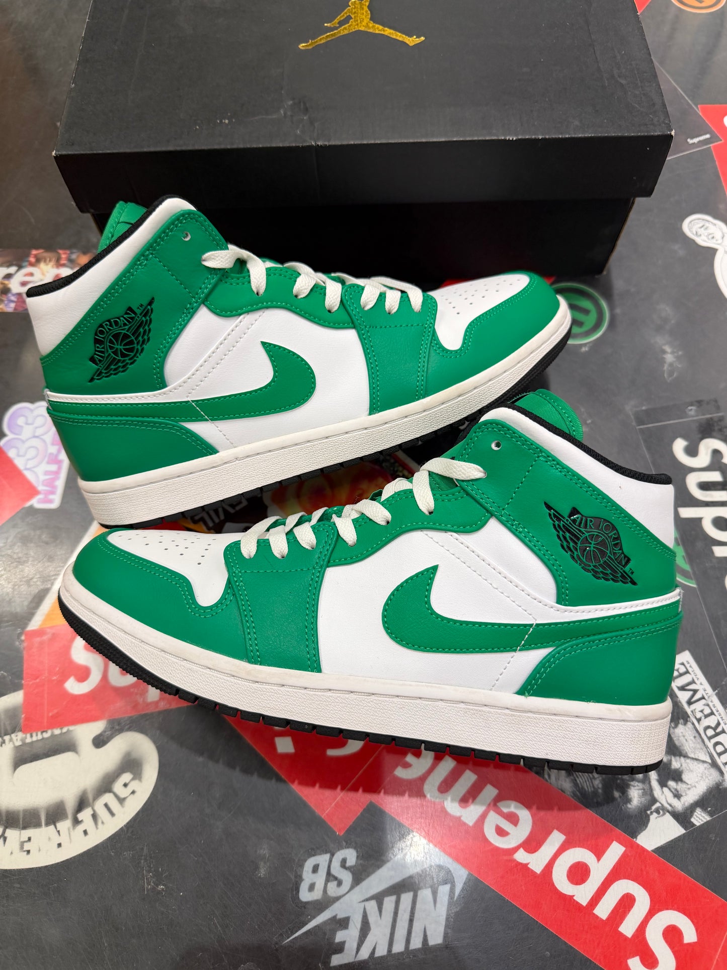 Jordan 1 Mid Lucky Green