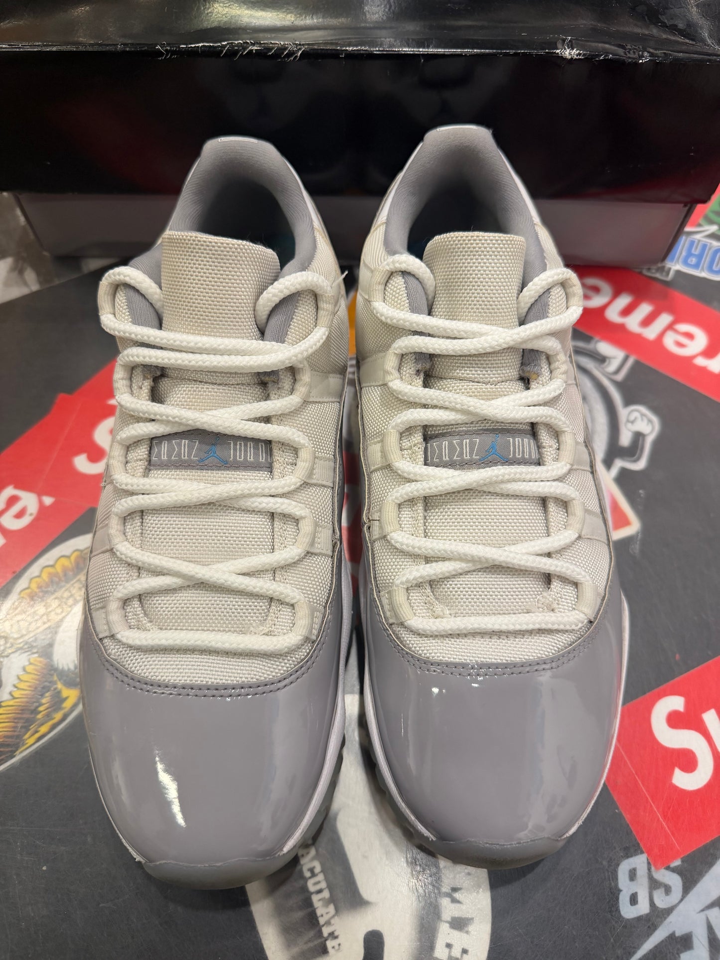 Jordan 11 Low cement grey