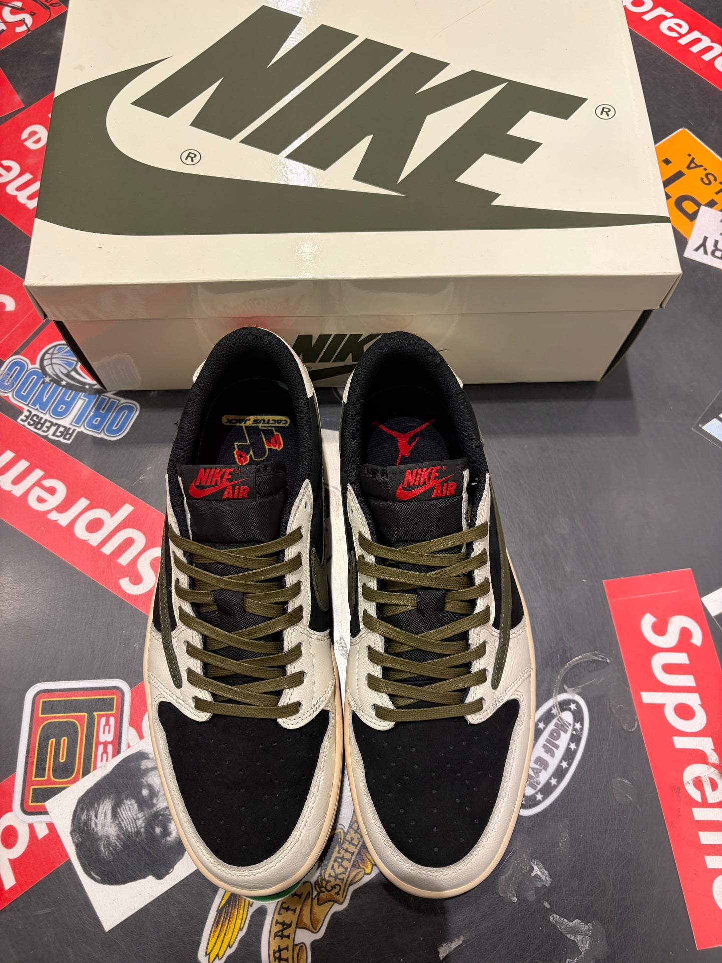 Jordan 1 Low Travis Scott Olive