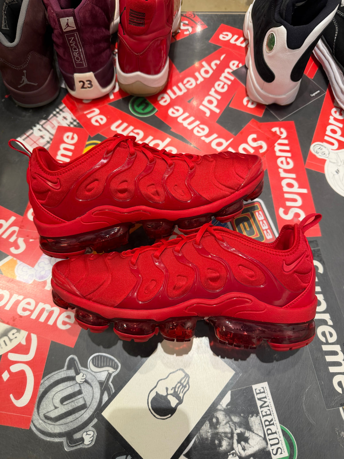 Vapor max plus red