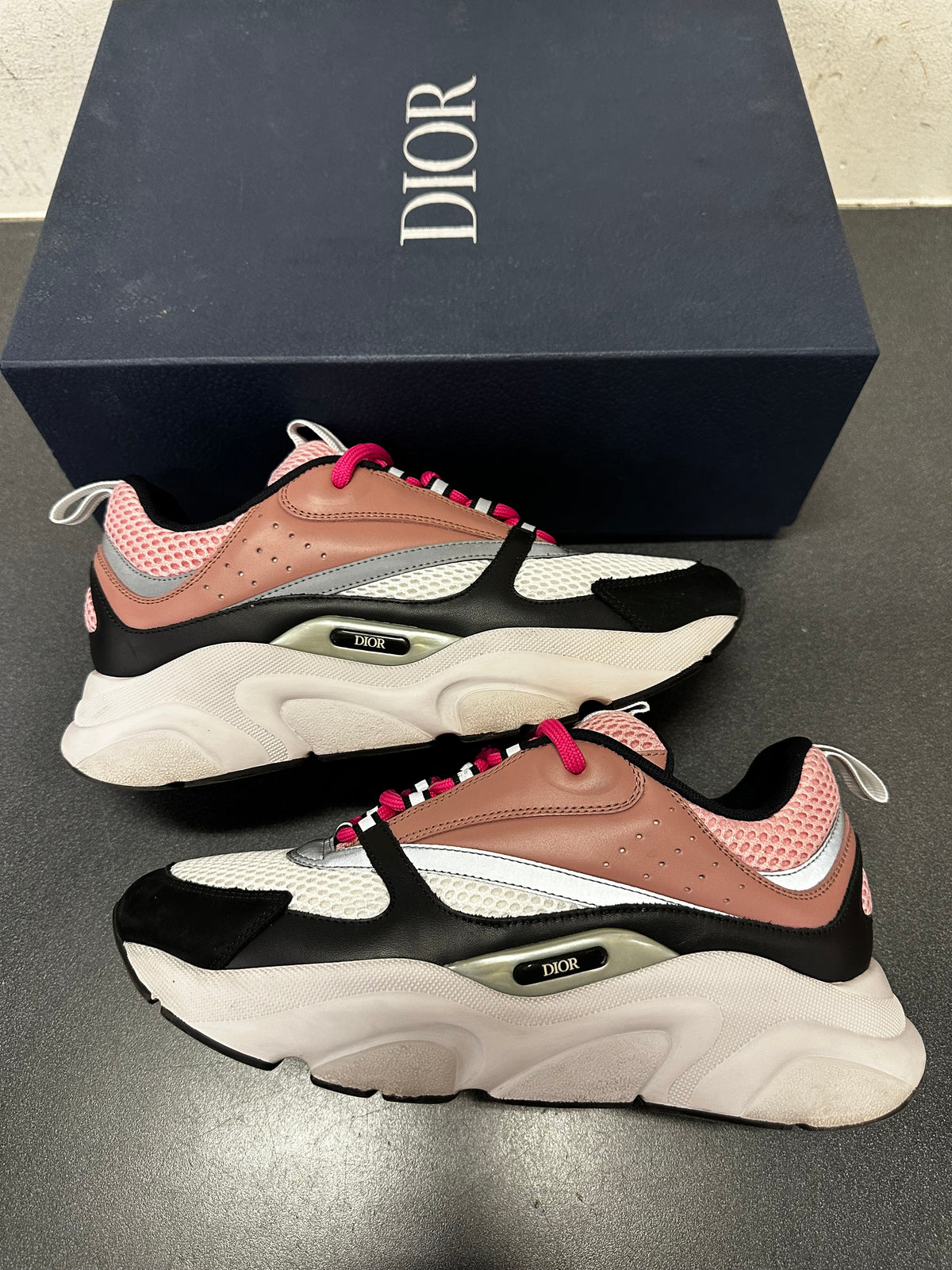 Dior B22