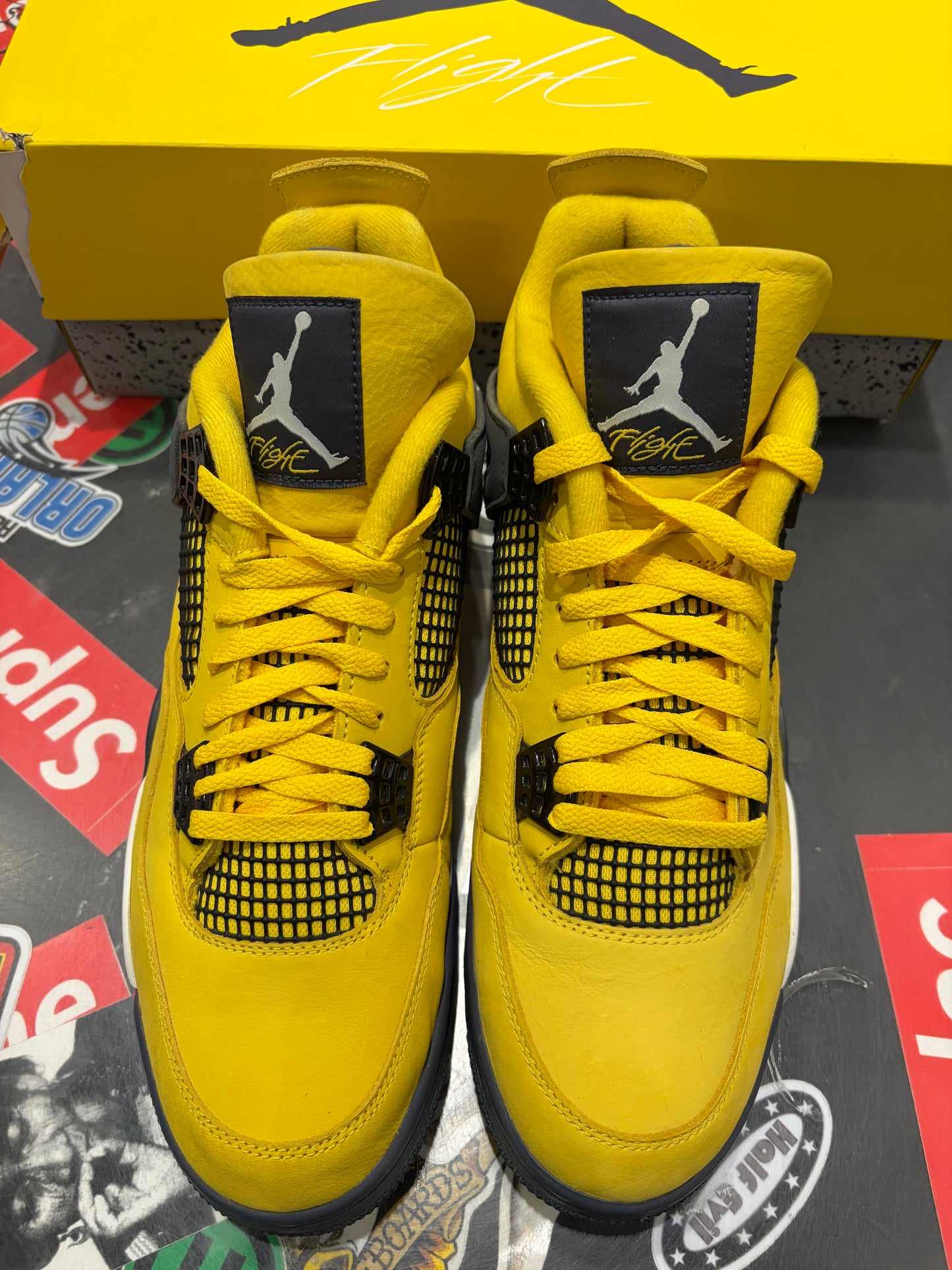 Jordan 4 Lightning