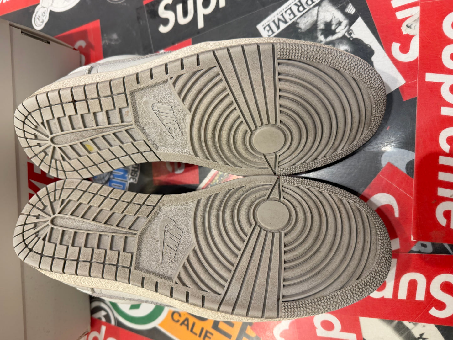 Jordan 1 Low Neutral Grey