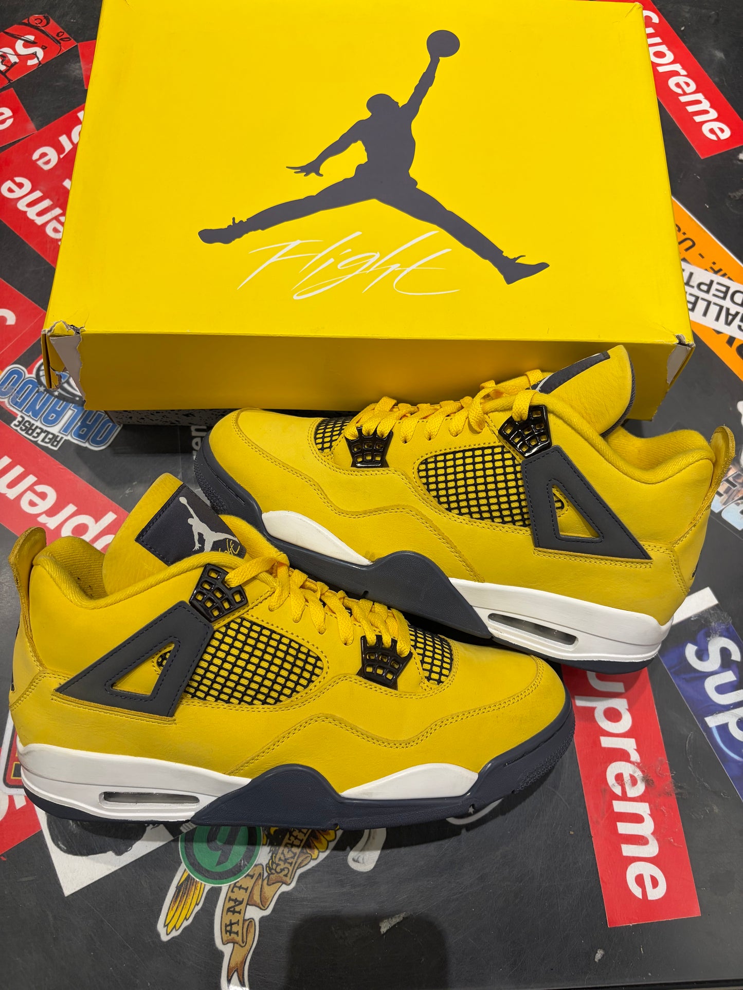 Jordan 4 Lightning