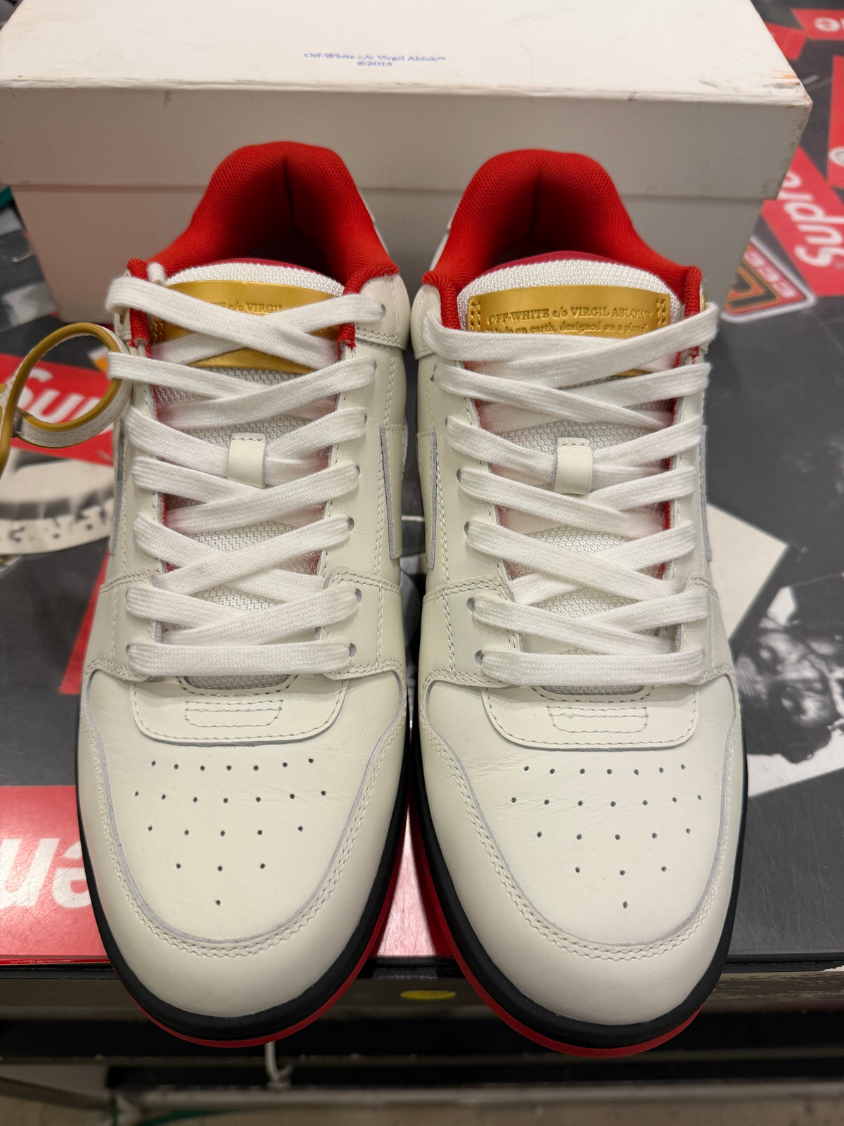 Off-White Out of office sneaker red