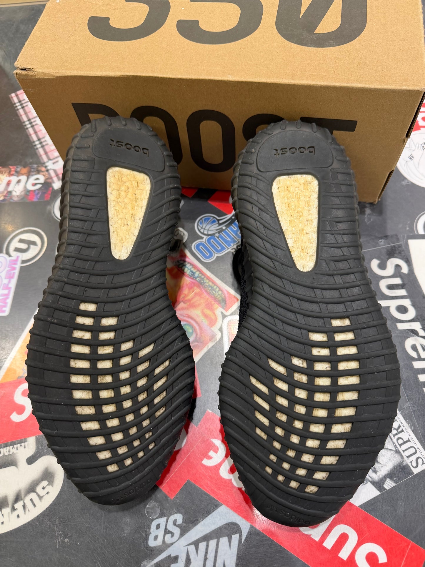 Yeezy 350 dazzling Blue