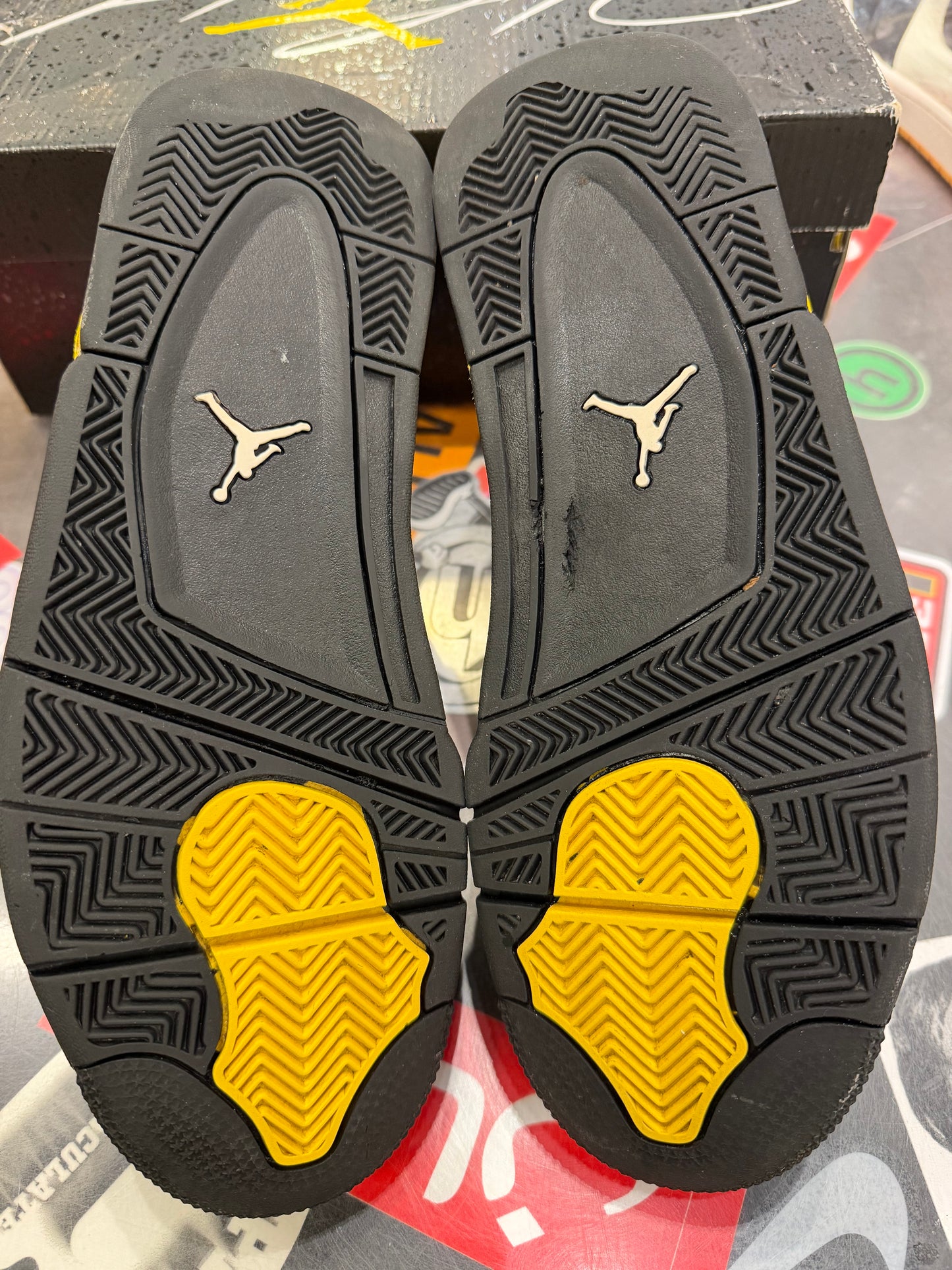 Jordan 4 Thunder
