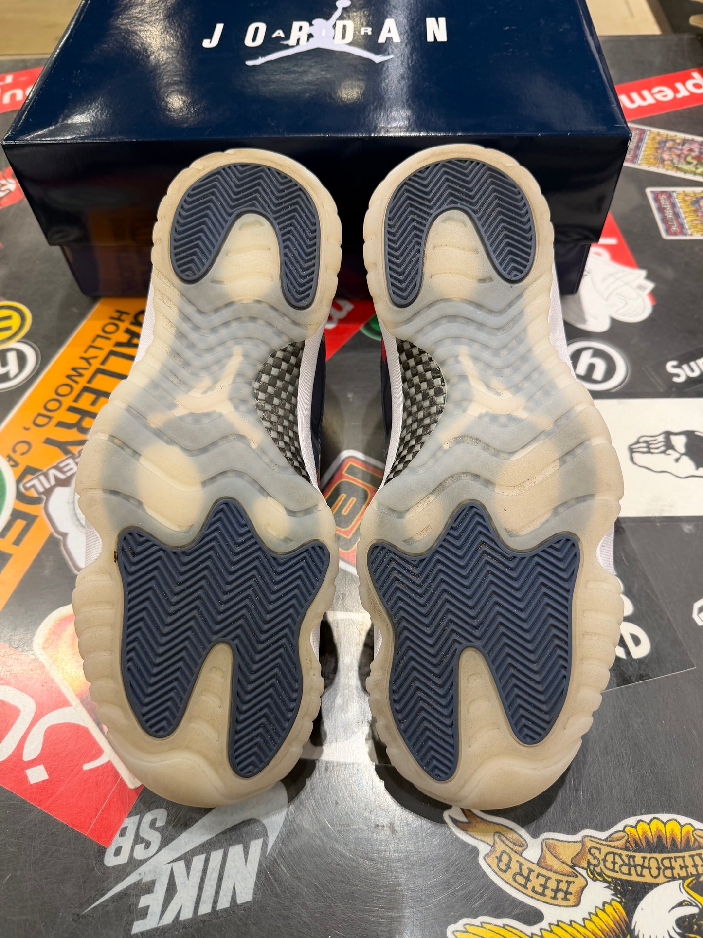 Jordan 11 Low Diffused Blue