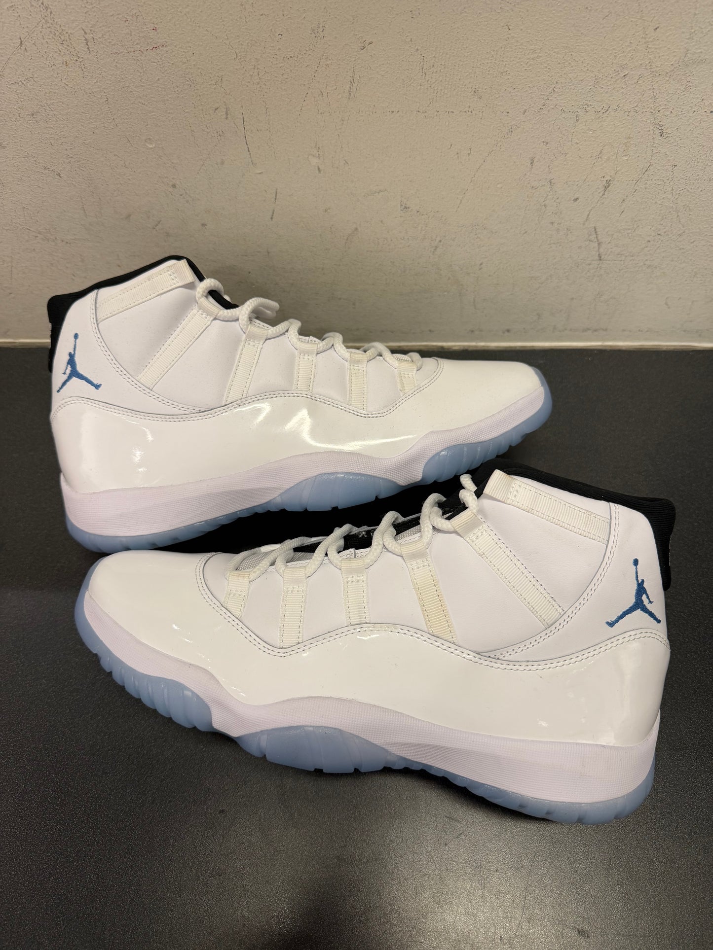 Jordan 11 Legend Blue