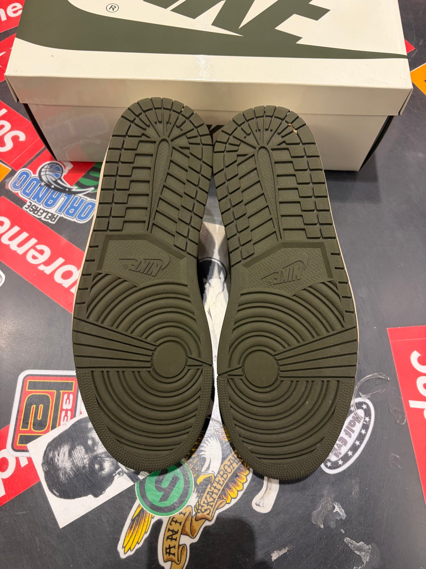 Jordan 1 Low Travis Scott Olive