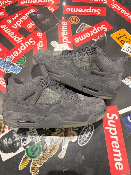Jordan 4 Kaws