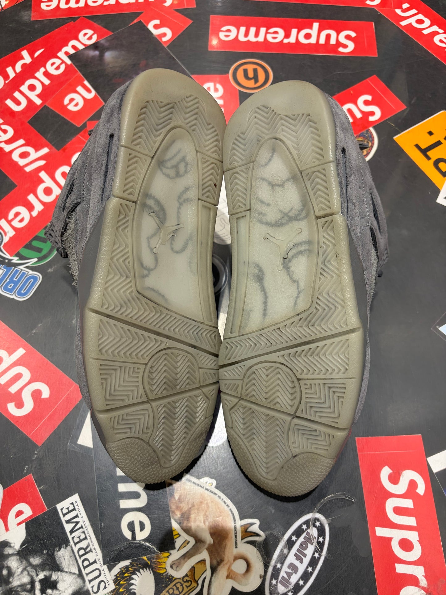 Jordan 4 Kaws
