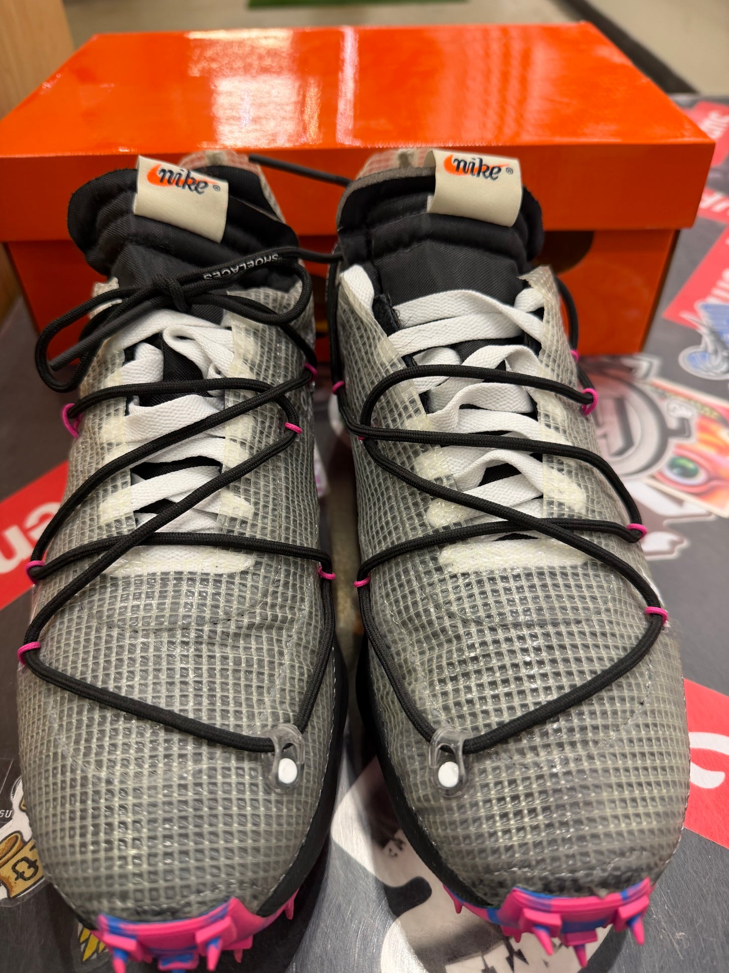 Off-White Black Laser Fuchisa (W)