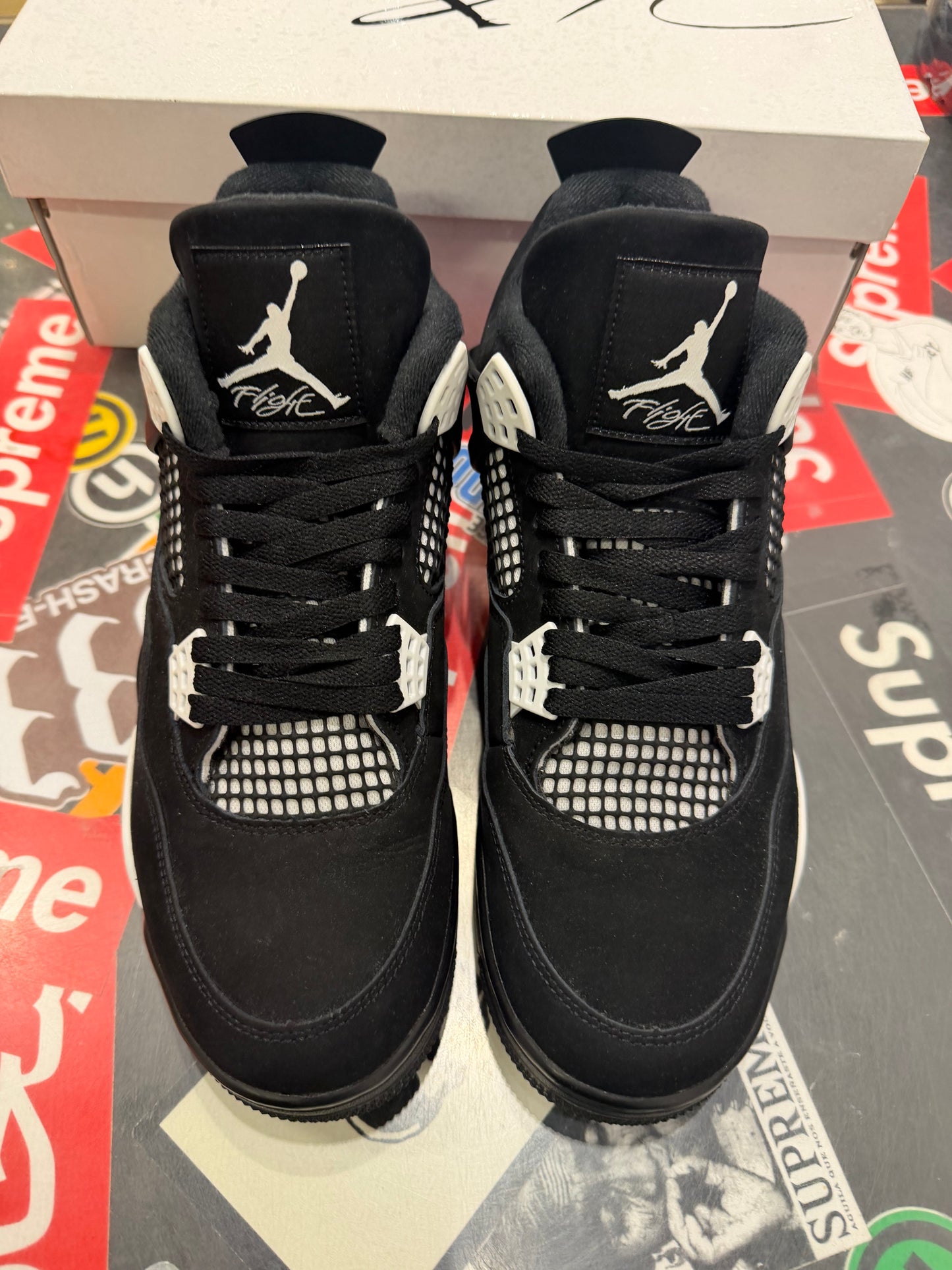 Jordan 4 White Thunder