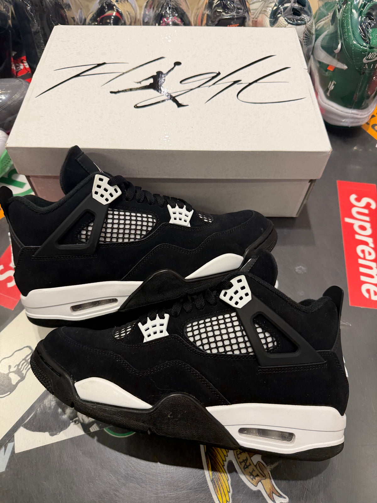 Jordan 4 White Thunder