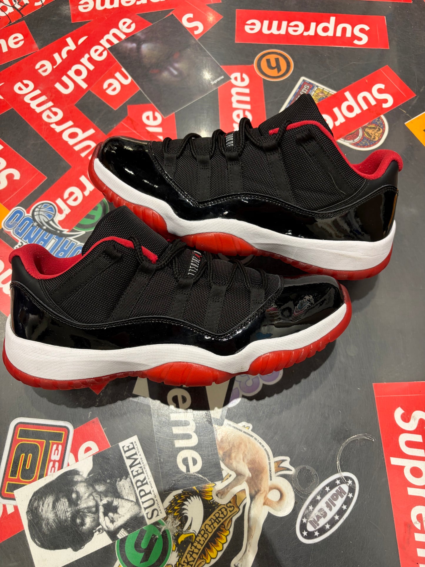 Jordan 11 Low Bred (2015)