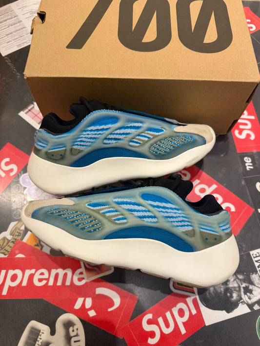 Yeezy 700 Azareth