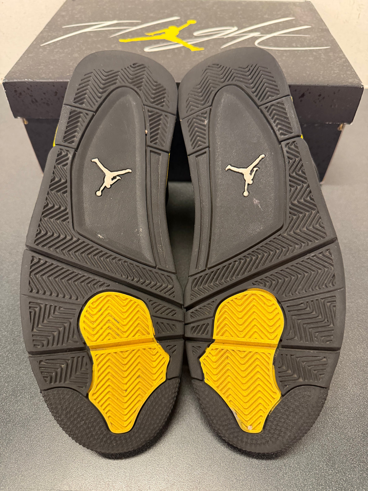 Jordan 4 Thunder